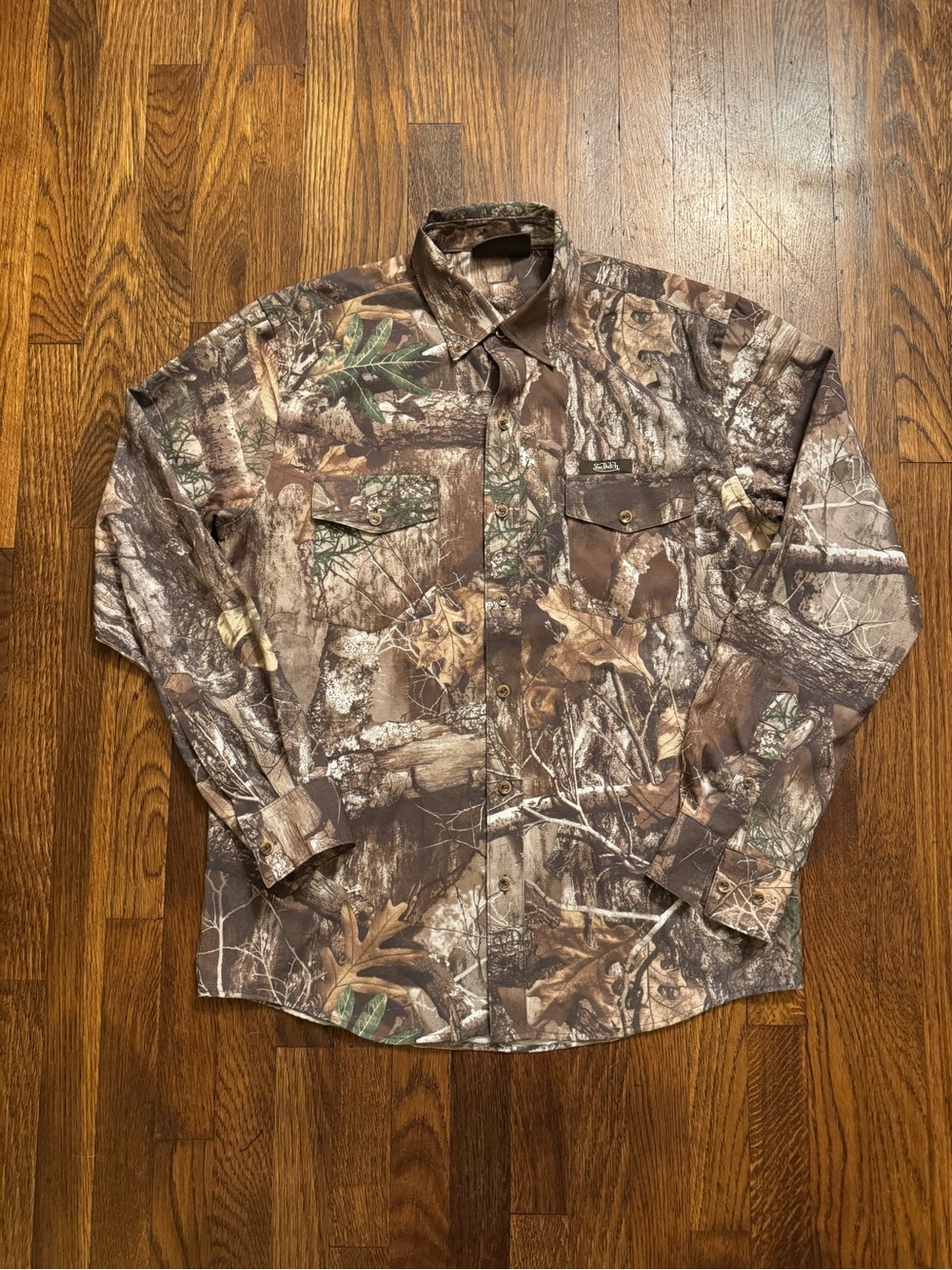 Von Dutch stretch camo button down shirt size medium